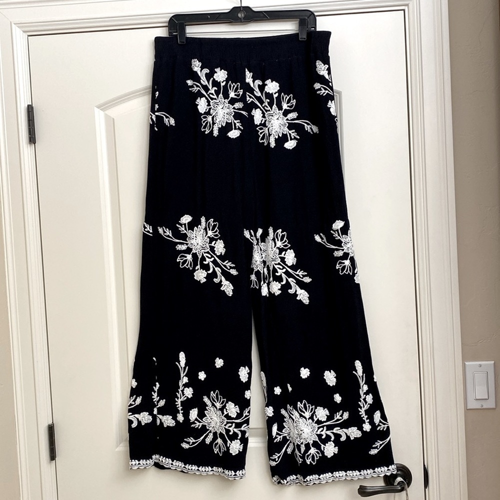Liv Los Angeles Wide leg Beach pants Womens XL Embroidered Boho Artsy Black